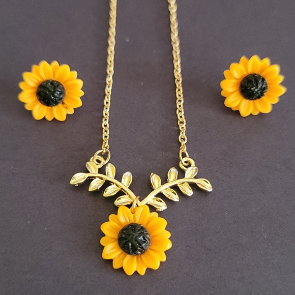 Sunflower Necklace and Earring Set - Picture 7 of 7